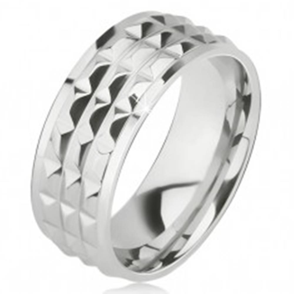 Šperky eshop Lesklý oceľový prsteň - obrúčka striebornej farby, ozdobné diamantové plôšky - Veľkosť: 57 mm