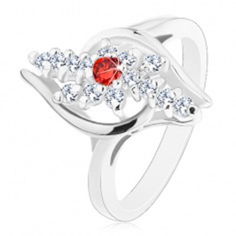 Šperky eshop Prsteň striebornej farby, číre zirkónové línie, červený zirkónik v strede - Veľkosť: 54 mm