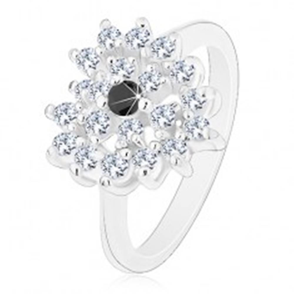 Šperky eshop Prsteň striebornej farby, ligotavé číre zirkónové srdce, čierny stred - Veľkosť: 52 mm
