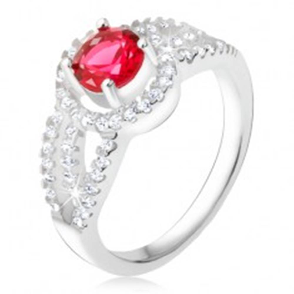 Šperky eshop Prsteň striebro 925, červený kameň so zirkónovým rámom, oblé línie - Veľkosť: 49 mm