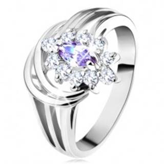 Lesklý prsteň so striebornou farbou, svetlofialové zrnko s čírymi lupienkami - Veľkosť: 49 mm