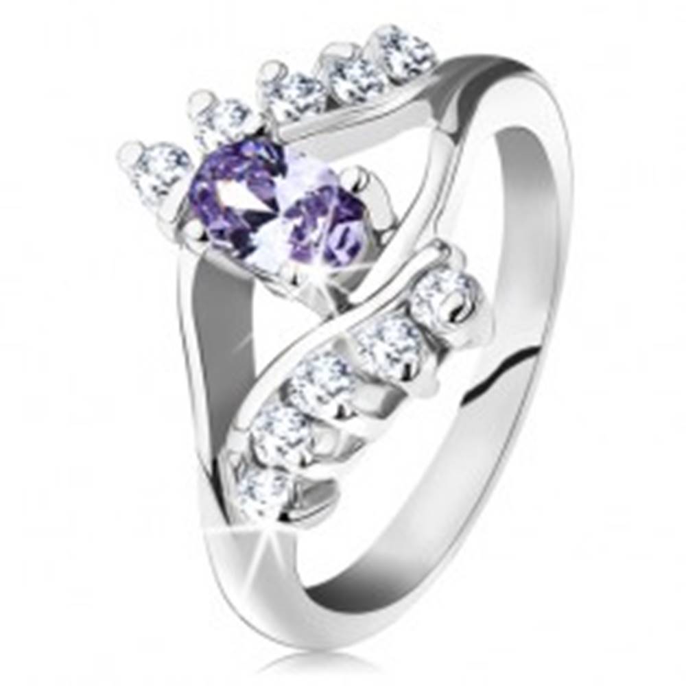 Šperky eshop Prsteň v striebornej farbe, svetlofialový oválny zirkón, číre zirkónové línie - Veľkosť: 49 mm