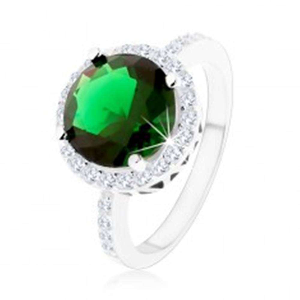 Šperky eshop Prsteň zo striebra 925, okrúhly smaragdovozelený zirkón, číry zirkónový lem - Veľkosť: 49 mm