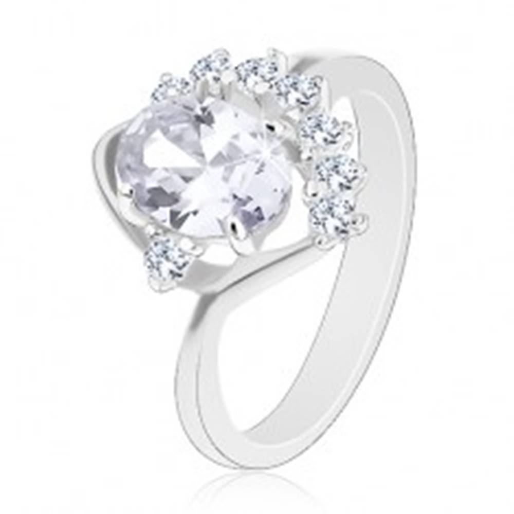 Šperky eshop Ligotavý prsteň so zahnutým ramenom, číre oválne a okrúhle zirkóny, oblúčik - Veľkosť: 49 mm
