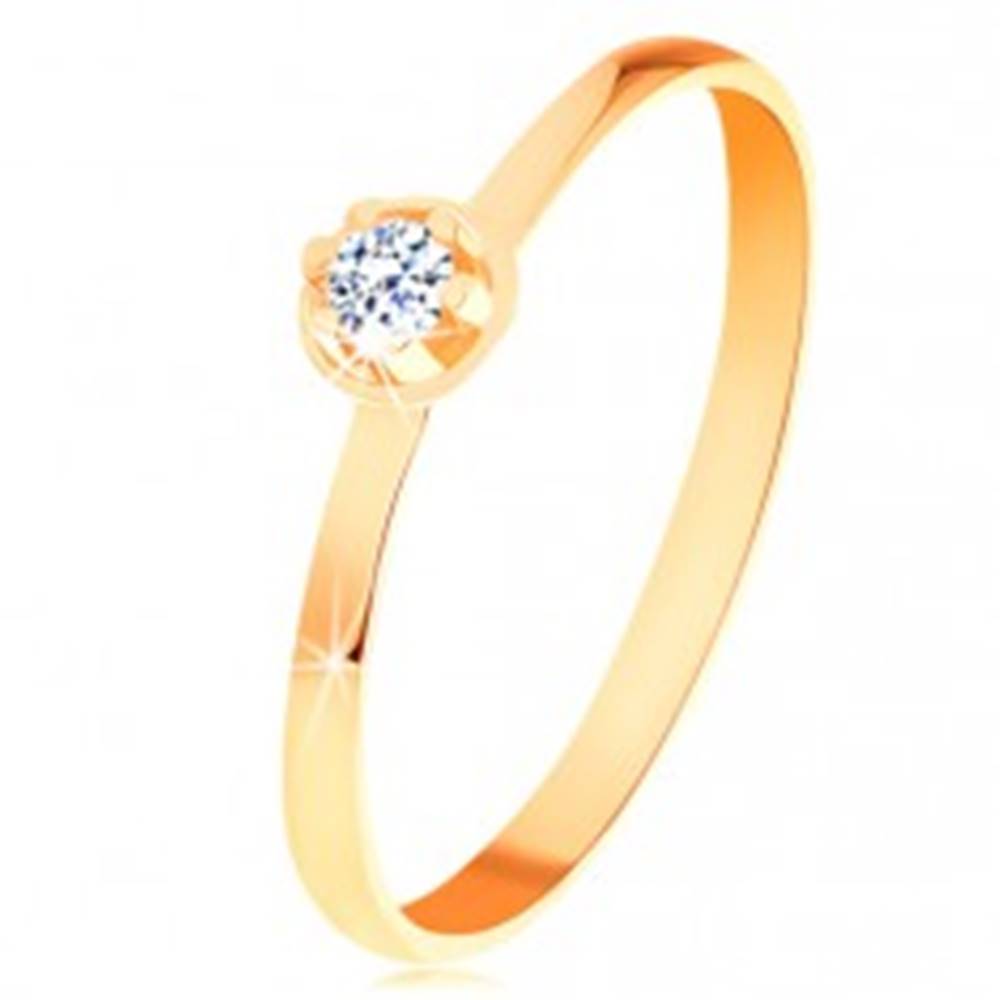 Šperky eshop Prsteň v žltom 14K zlate - číry diamant vo vyvýšenom okrúhlom kotlíku - Veľkosť: 49 mm