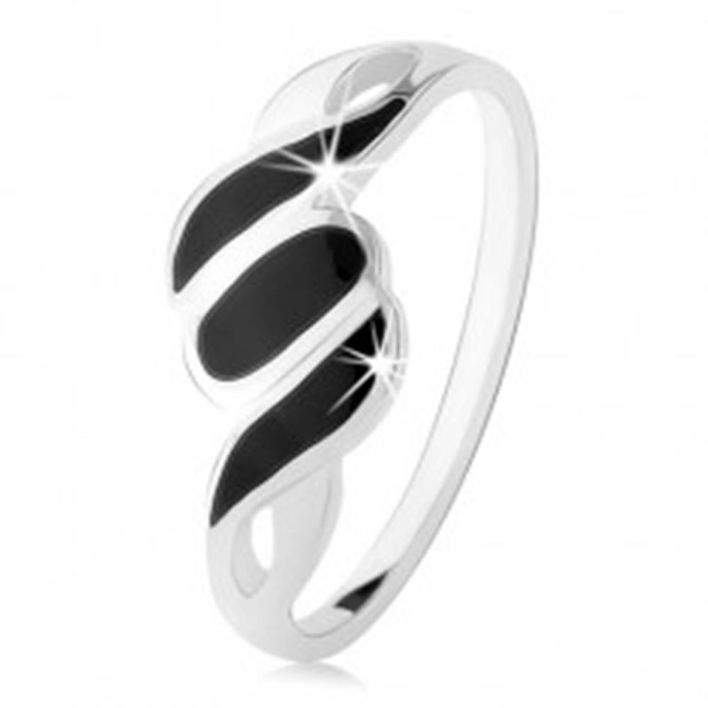 Šperky eshop Strieborný 925 prsteň, hladké ramená, šikmé línie a ovál, čierny ónyx - Veľkosť: 49 mm