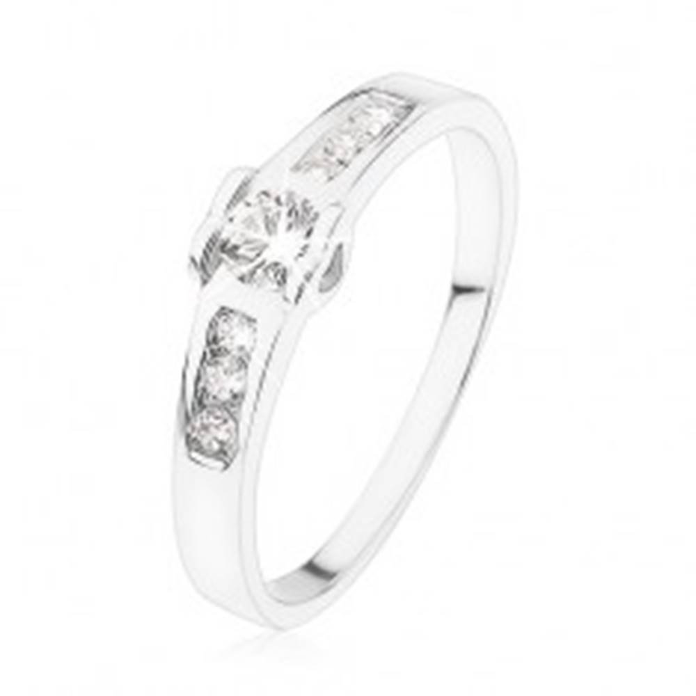 Šperky eshop Zásnubný prsteň zo striebra 925, okrúhly číry zirkón, srdiečka, zirkónová línia - Veľkosť: 49 mm