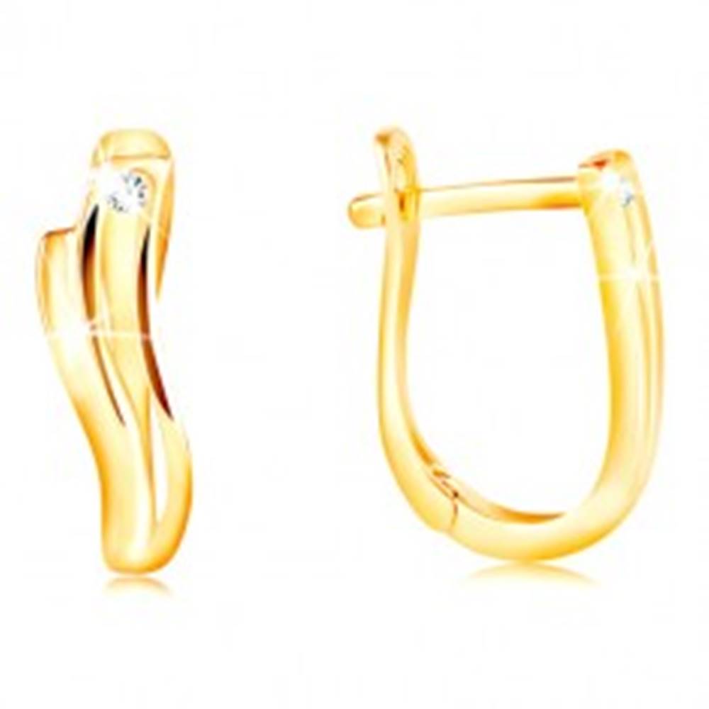 Šperky eshop Zlaté 14K náušnice - lesklé vlnky s úzkym výrezom a čírym zirkónom