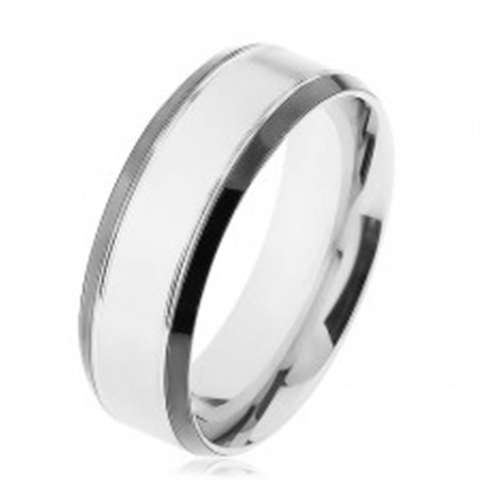 Šperky eshop Oceľový prsteň, strieborná farba, lesklý lem čiernej farby - Veľkosť: 56 mm