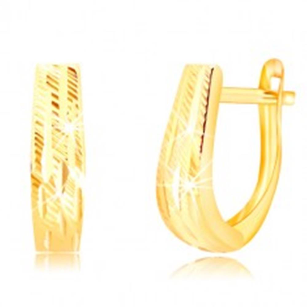 Šperky eshop Náušnice v žltom 14K zlate - rozširujúci sa pás s ozdobnými zárezmi
