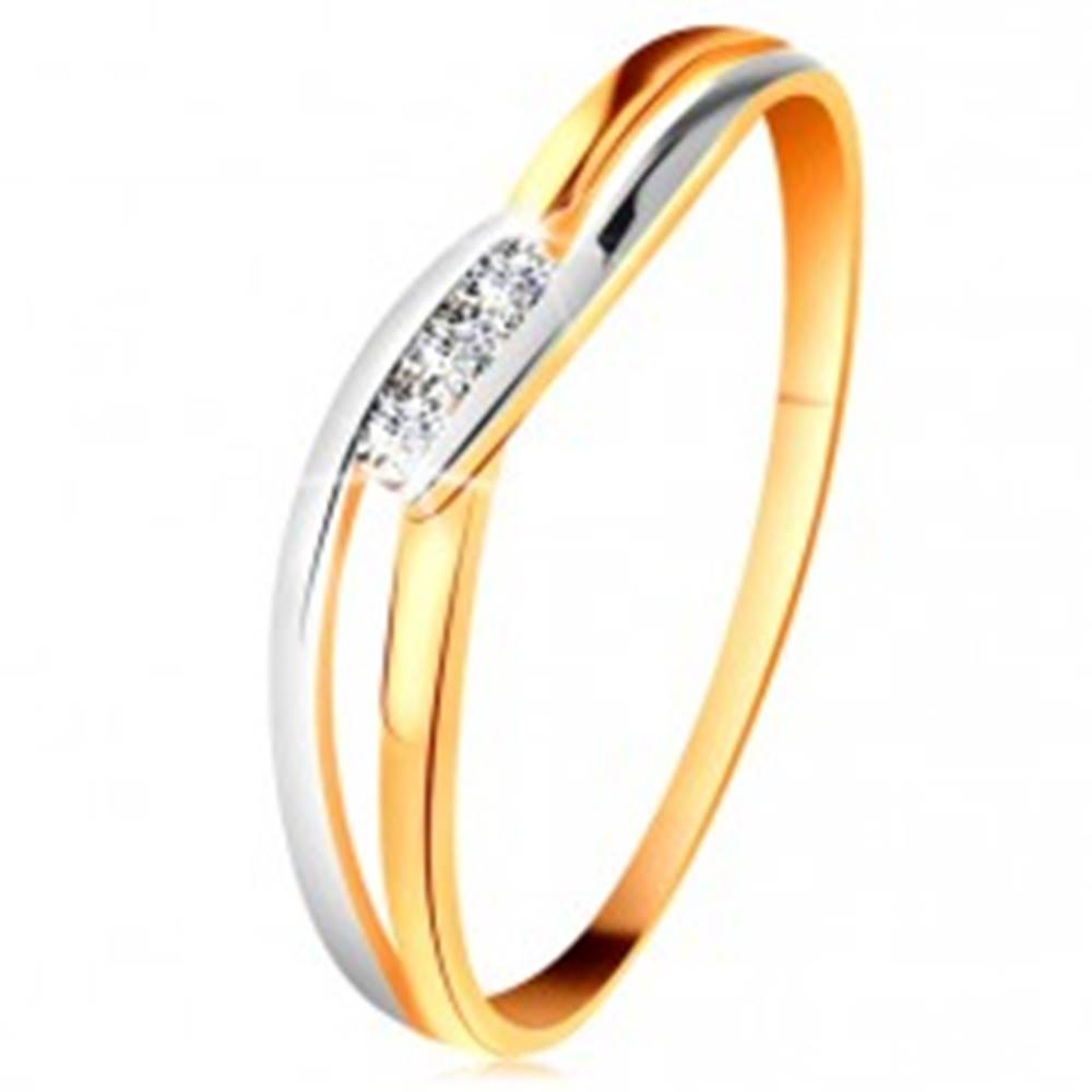 Šperky eshop Diamantový prsteň zo 14K zlata, tri číre brilianty, rozdelené zvlnené ramená - Veľkosť: 49 mm