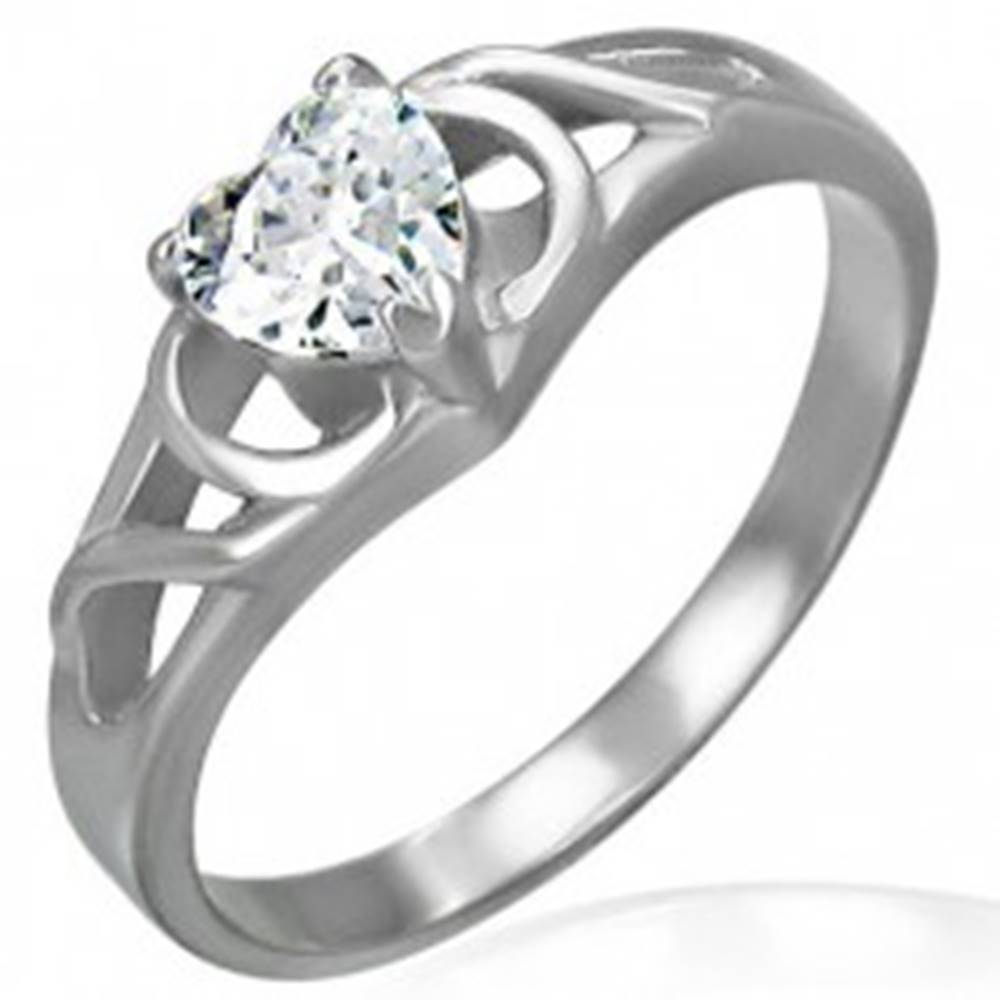 Šperky eshop Zásnubný prsteň z chirurgickej ocele - číre zirkónové srdce, ornamenty - Veľkosť: 48 mm