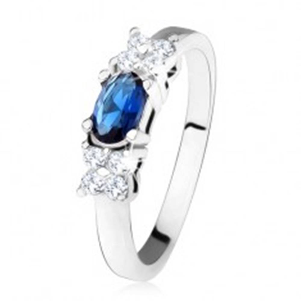 Šperky eshop Lesklý prsteň - striebro 925, tmavomodrý oválny zirkón, štvorlístok, číre kamienky - Veľkosť: 49 mm