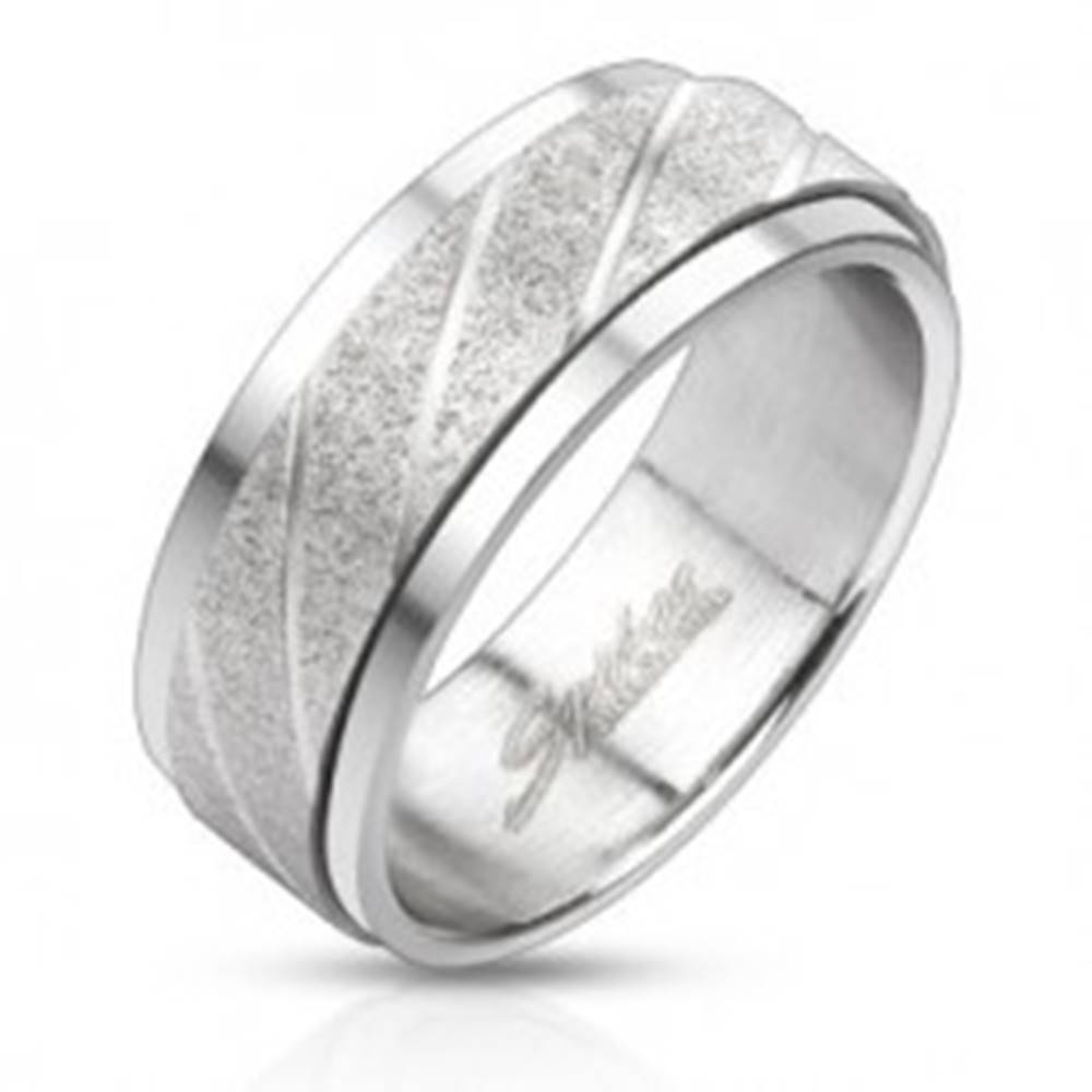 Šperky eshop Oceľový prsteň - pieskovaný pás so šikmými ryhami - Veľkosť: 58 mm