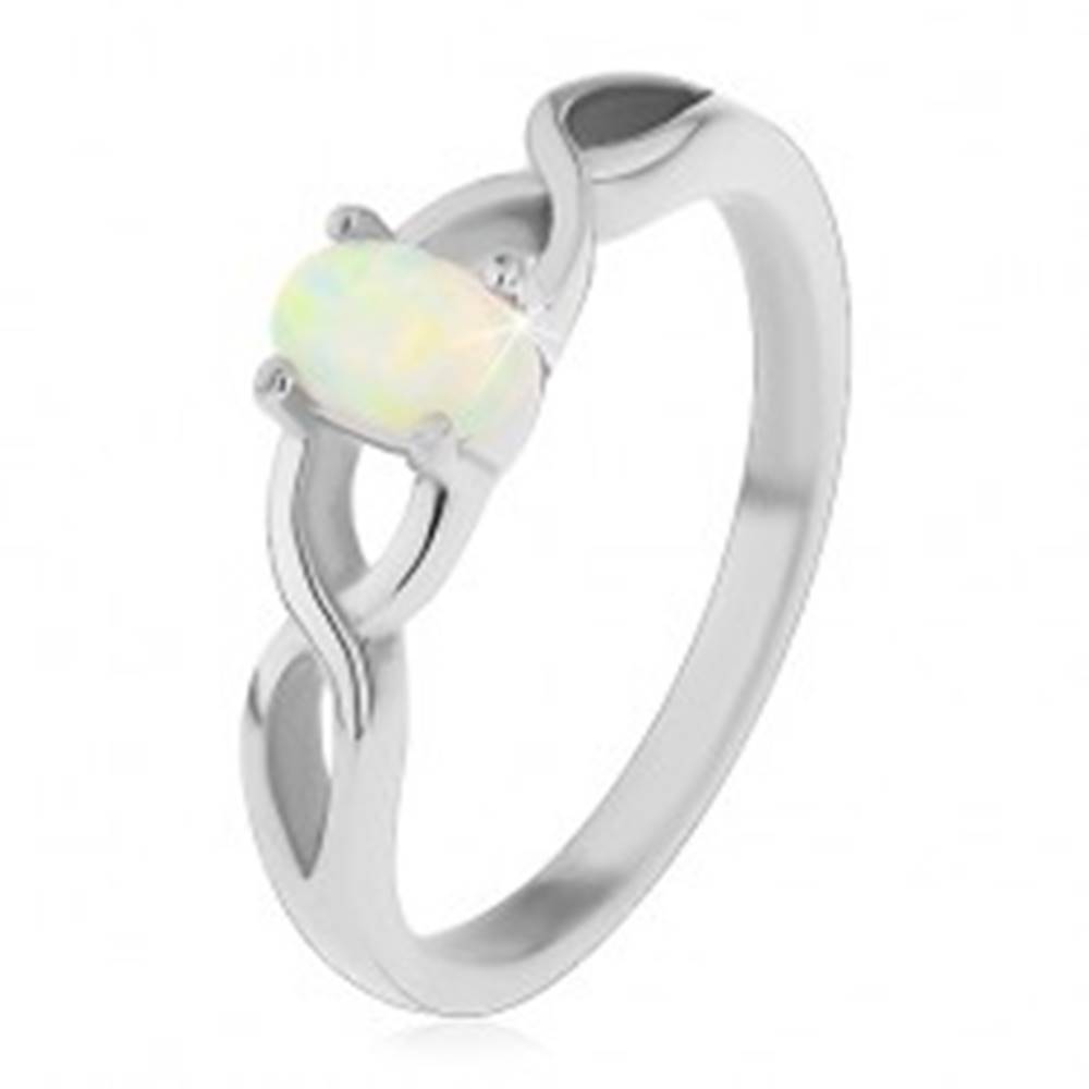 Šperky eshop Oceľový prsteň striebornej farby, oválny syntetický opál, prekrížené ramená - Veľkosť: 49 mm
