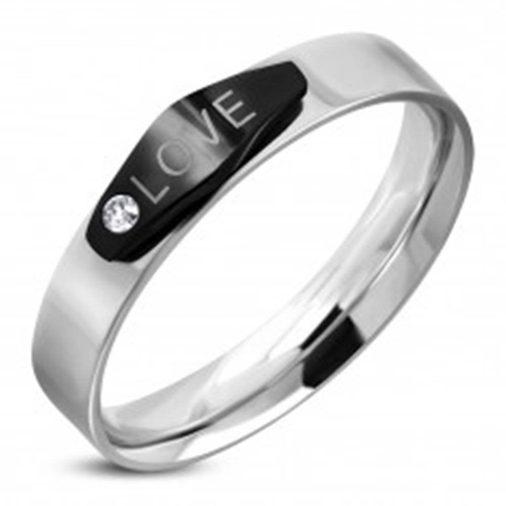 Šperky eshop Oceľový prsteň striebornej farby, čierny ovál s nápisom LOVE a zirkónom - Veľkosť: 49 mm