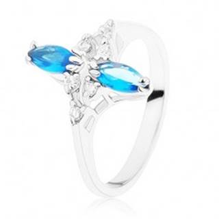 Prsteň v striebornom odtieni, lesklé zvlnené ramená, modré a číre zirkóny - Veľkosť: 49 mm