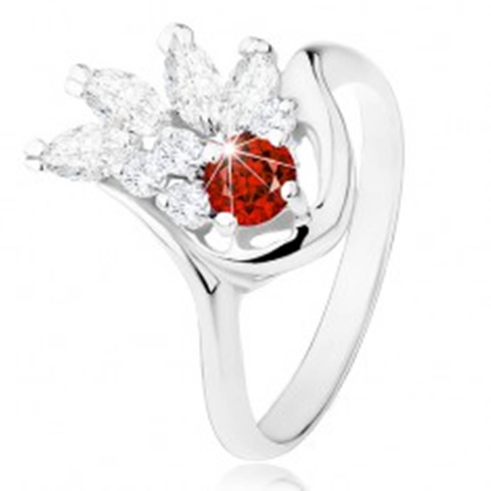 Šperky eshop Ligotavý prsteň striebornej farby, červený zirkón, číry zirkónový vejár - Veľkosť: 49 mm