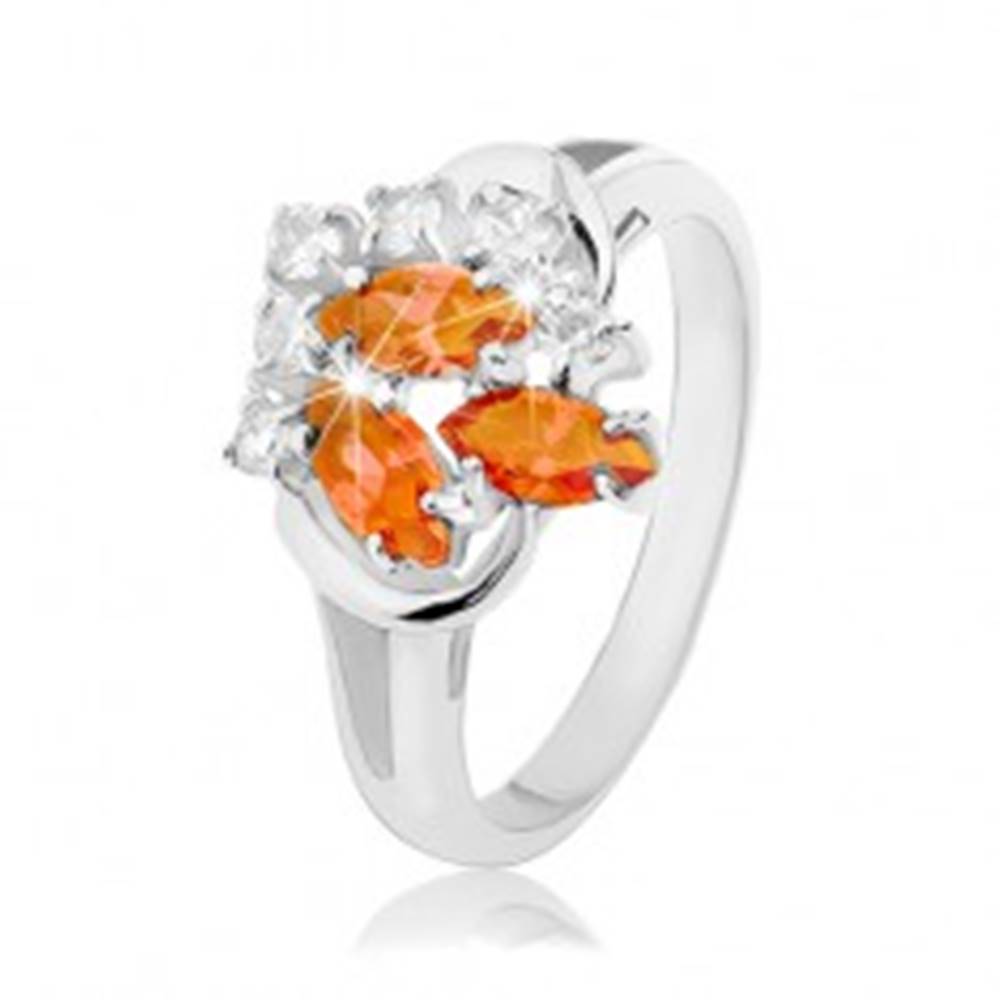Šperky eshop Prsteň striebornej farby, číre a oranžové zirkóny, lesklé oblúčiky - Veľkosť: 52 mm