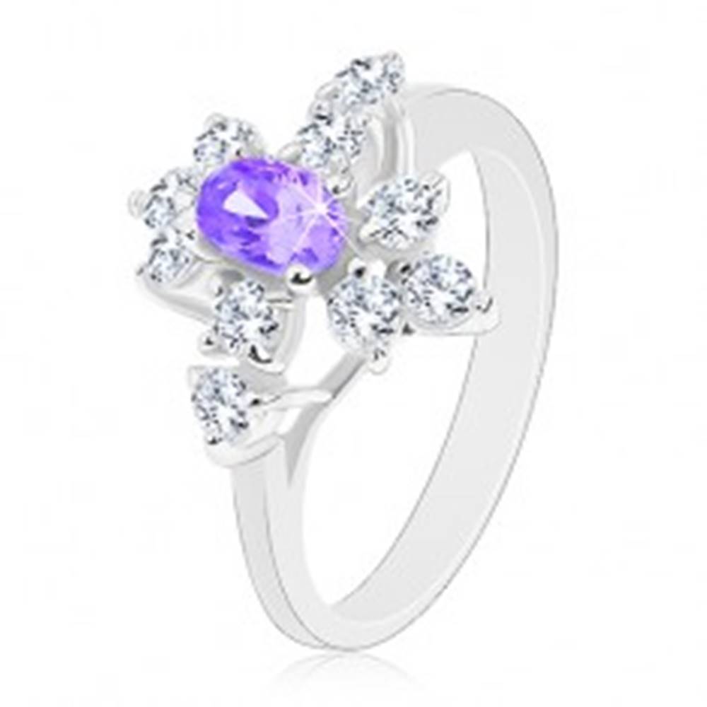 Šperky eshop Ligotavý prsteň, strieborný odtieň, fialový zirkónový ovál, číre zirkóniky - Veľkosť: 52 mm