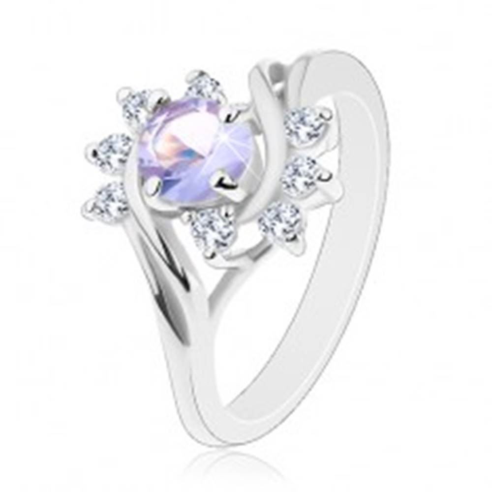 Šperky eshop Ligotavý prsteň v striebornom odtieni, svetlofialový okrúhly zirkón, oblúčiky - Veľkosť: 48 mm