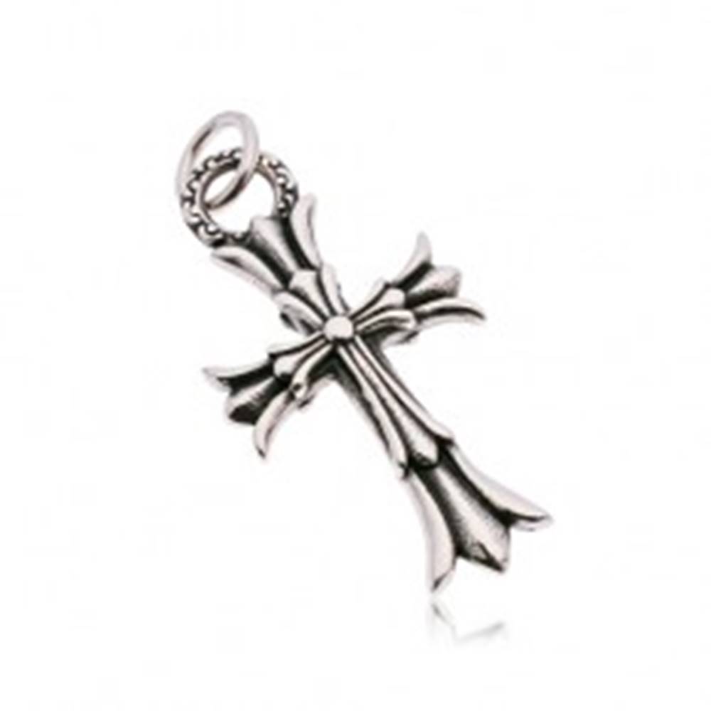 Šperky eshop Patinovaný prívesok z chirurgickej ocele, ozdobne vyrezávaný ľaliový kríž