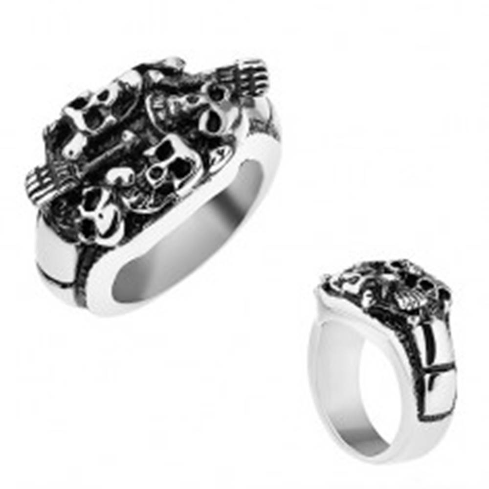 Šperky eshop Patinovaný prsteň z ocele 316L, strieborná farba, vypuklé lebky a kosti - Veľkosť: 56 mm