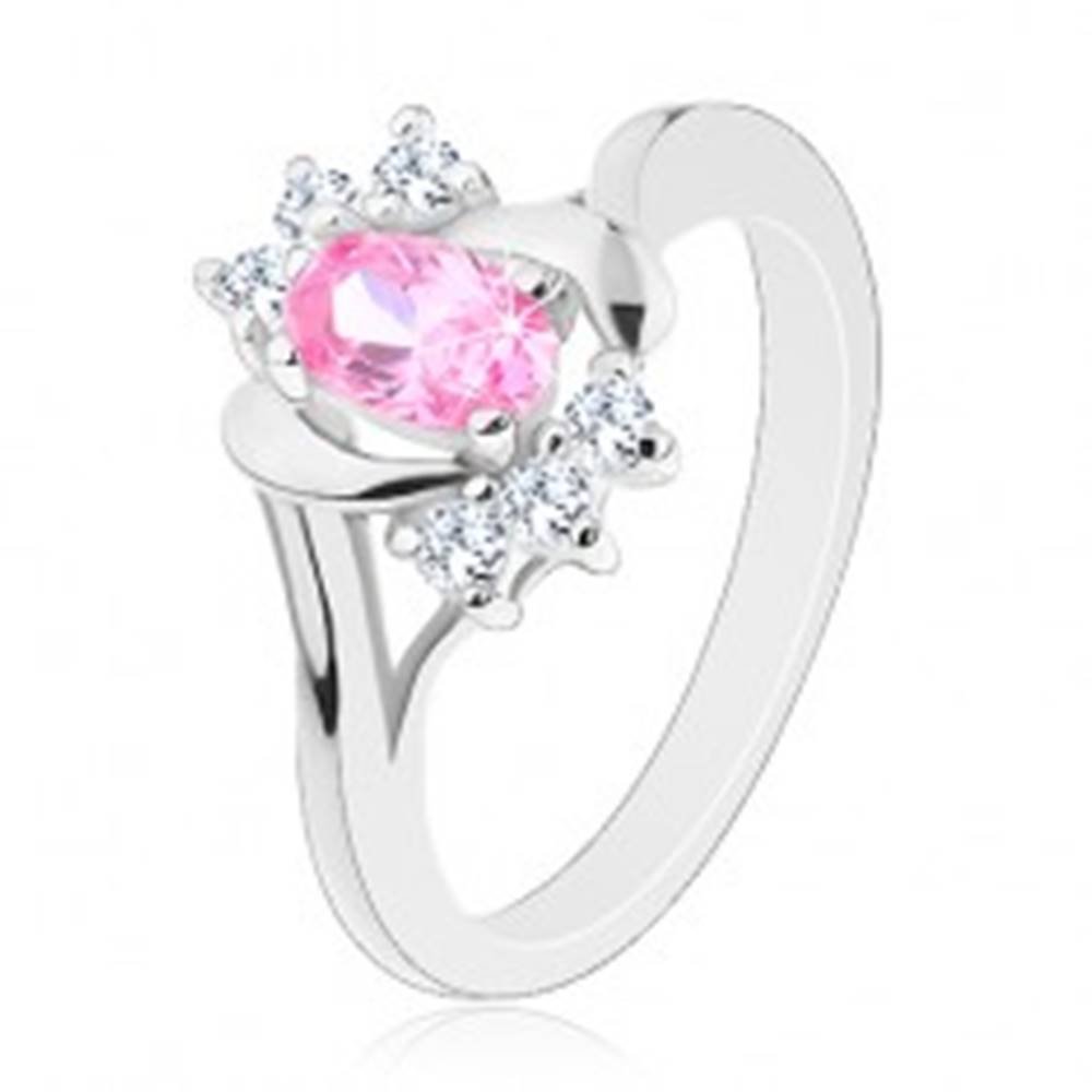 Šperky eshop Prsteň striebornej farby, veľký ružový ovál, hladké a zirkónové oblúky - Veľkosť: 50 mm