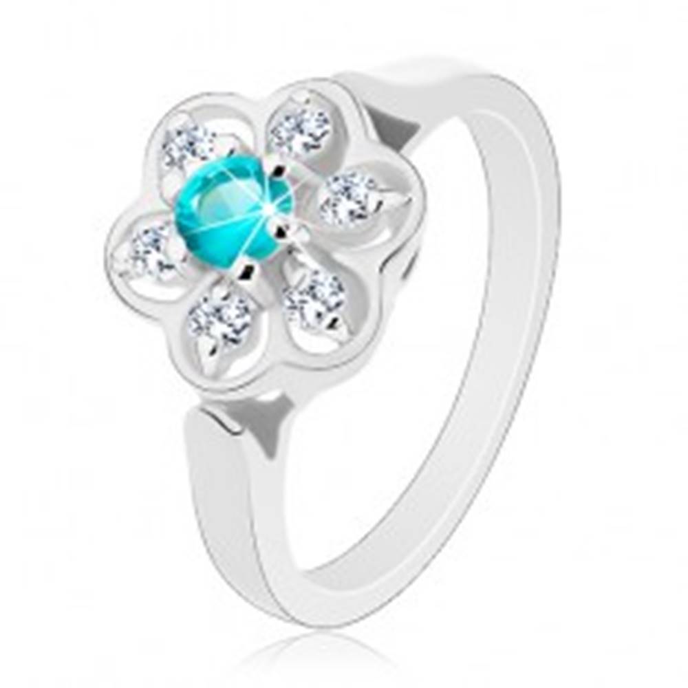 Šperky eshop Trblietavý prsteň zdobený čírym kvietkom so zirkónom svetlomodrej farby - Veľkosť: 51 mm