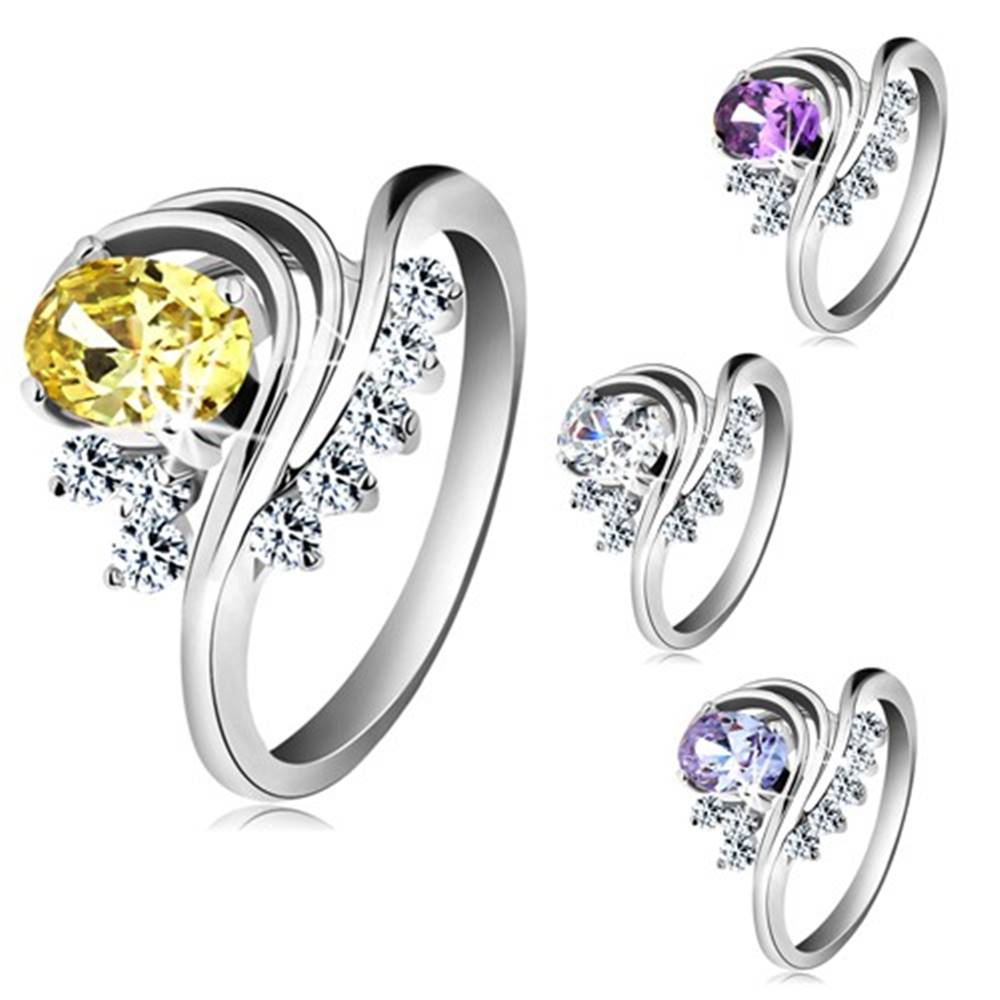 Šperky eshop Prsteň v striebornom odtieni, farebný oválny zirkón, stočené línie, číre zirkóniky - Veľkosť: 49 mm, Farba: Fialová